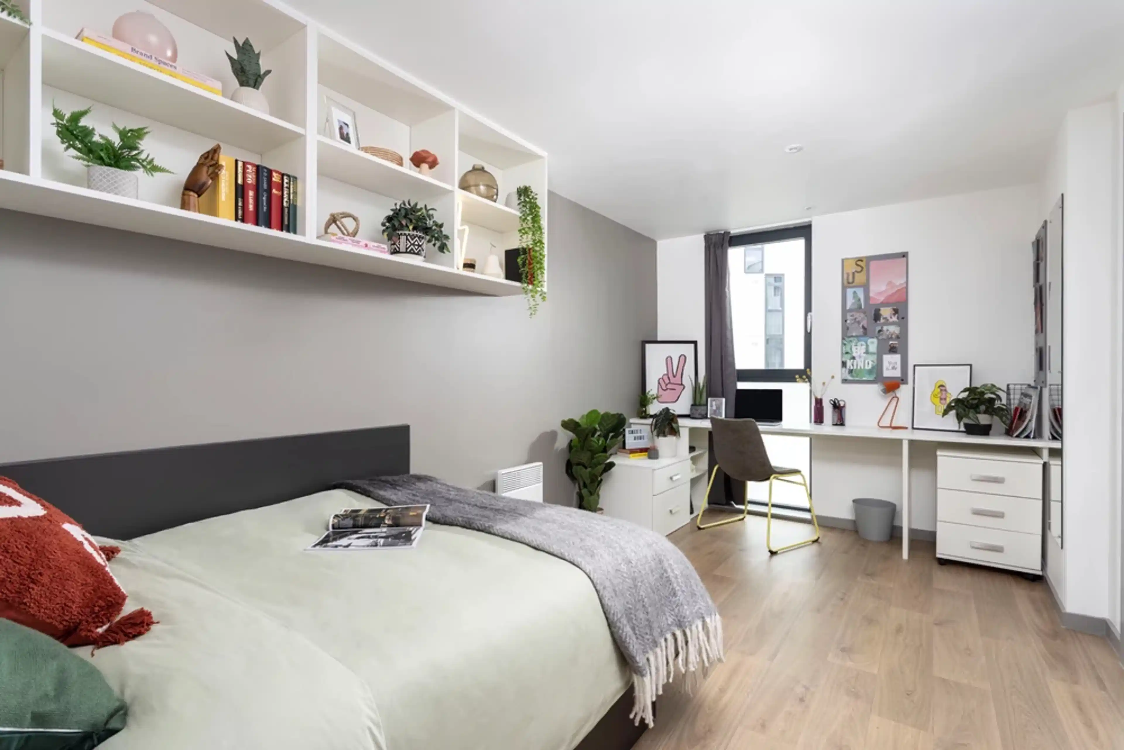 Common Area?w=400&h=260&fit=crop&q=40&auto=format&trim=auto