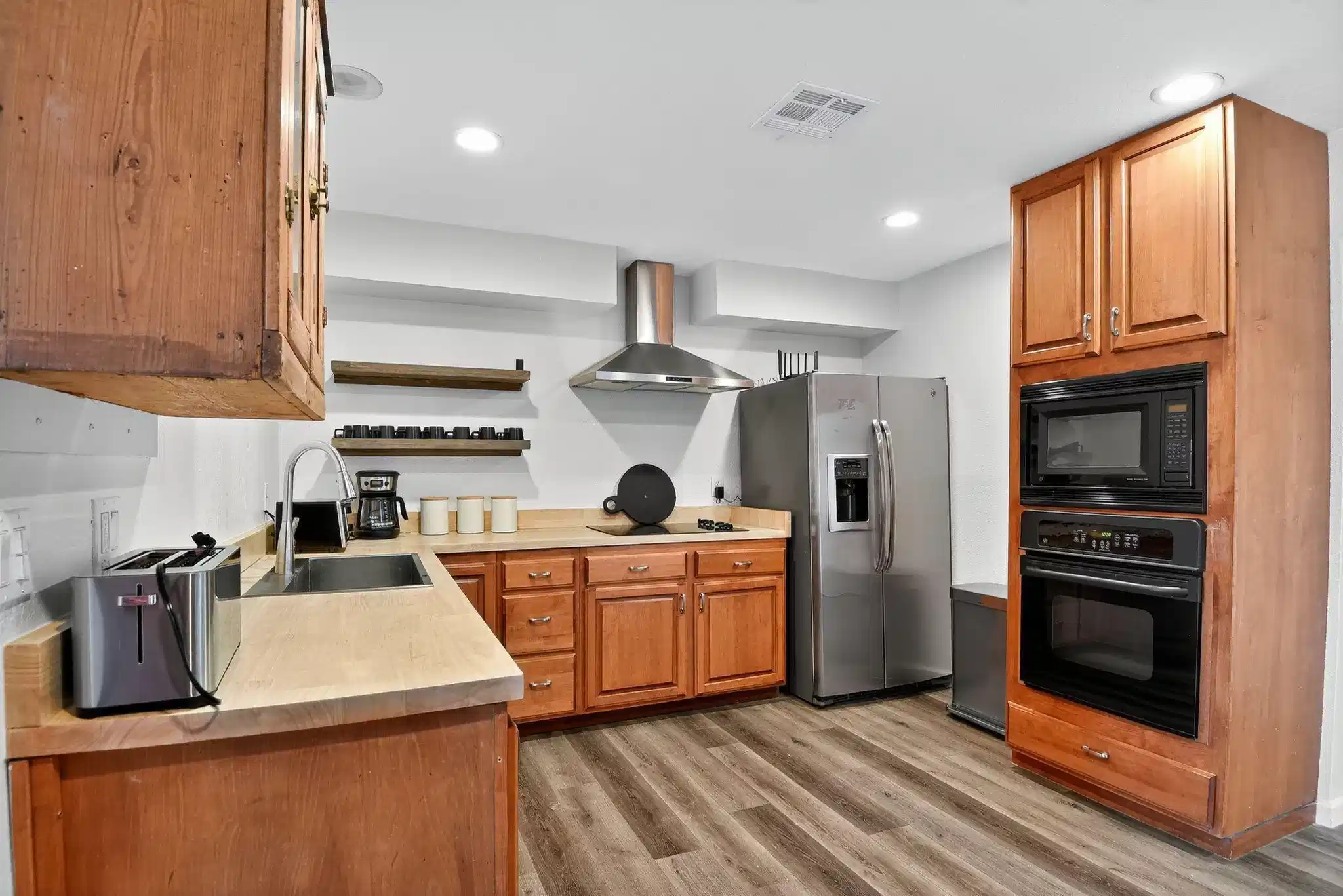 PDP 85053, Phoenix - Phoenix, Arizona, United States - #70204: Room in 7 Bed 2 Bath - Kitchen