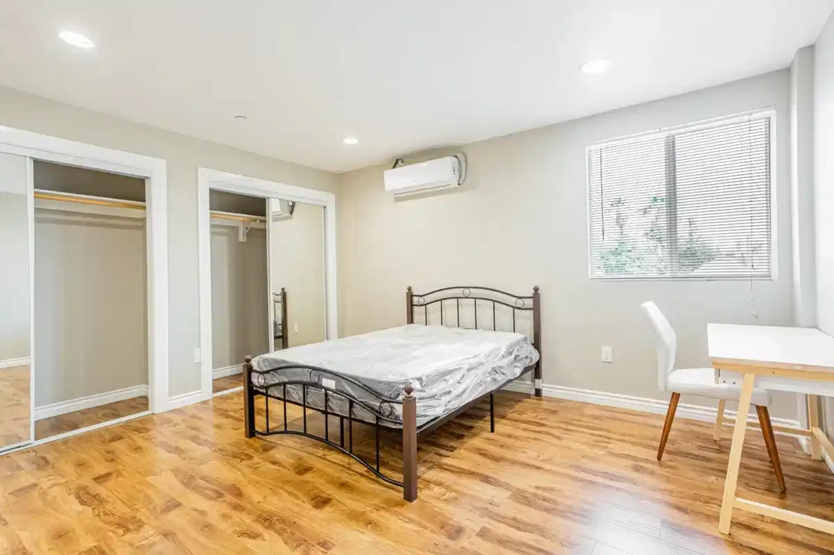 Kitchen?w=400&h=260&fit=crop&q=40&auto=format&trim=auto