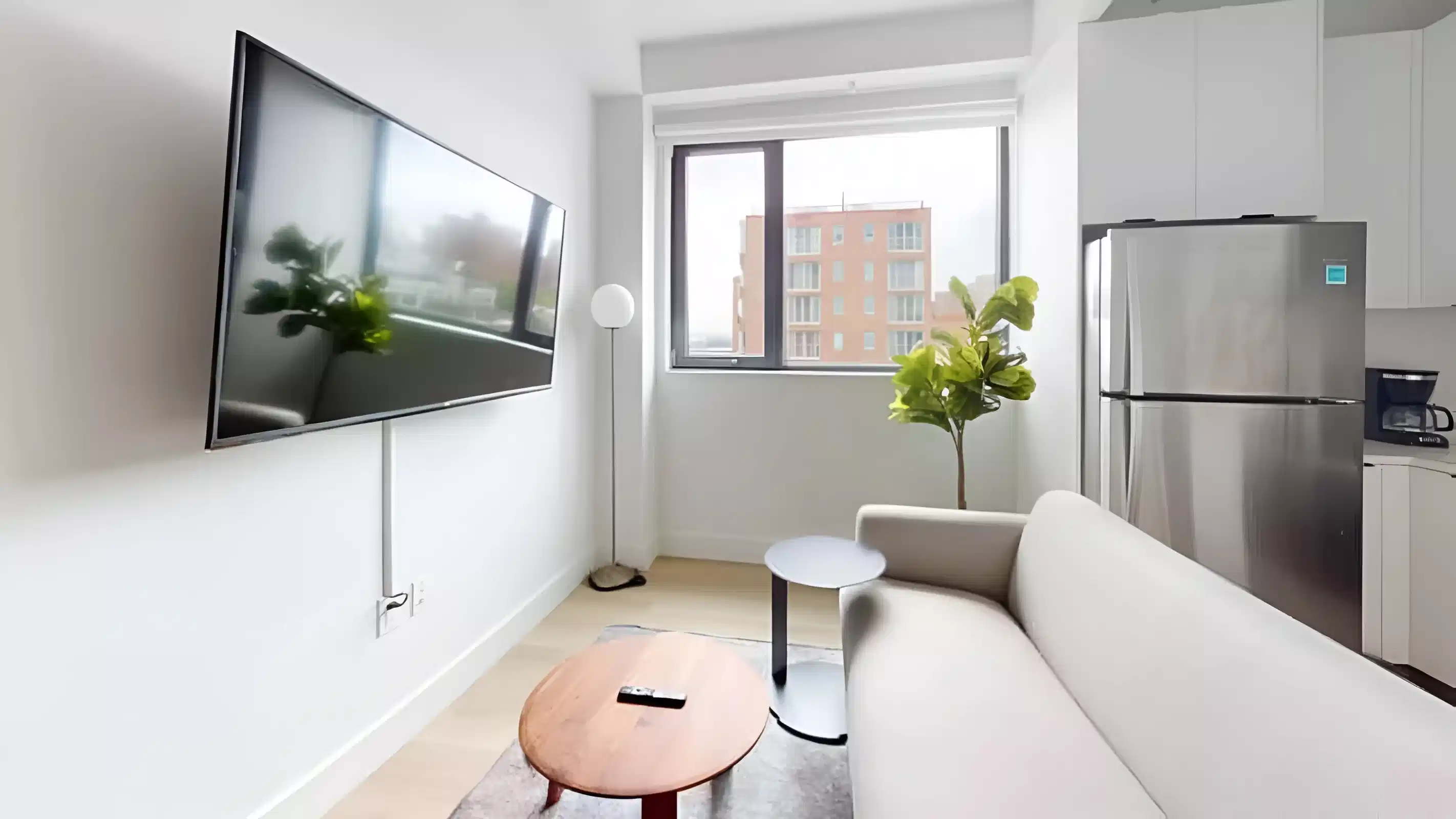 Common Area?w=400&h=260&fit=crop&q=40&auto=format&trim=auto