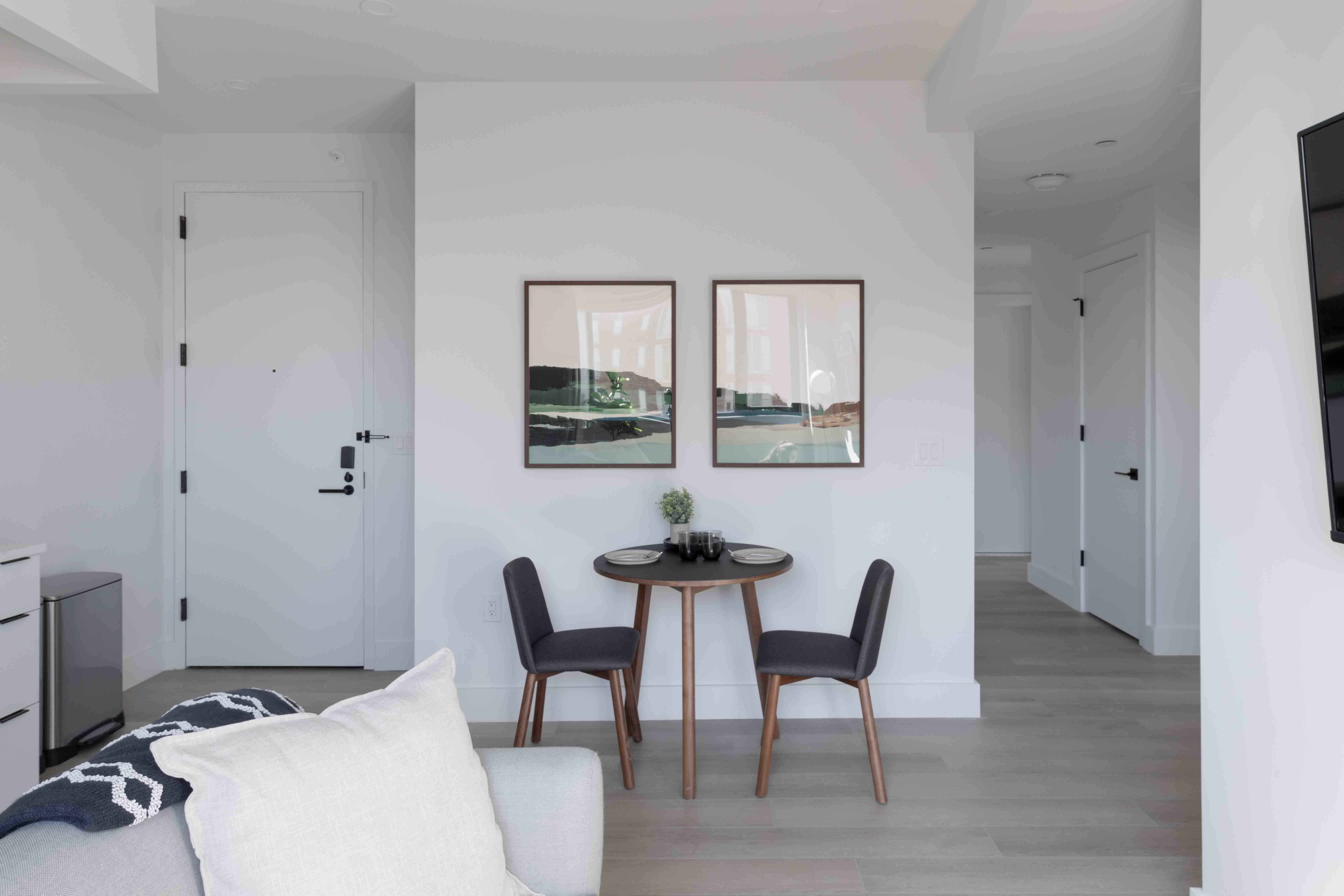 Amenities?w=400&h=260&fit=crop&q=40&auto=format&trim=auto