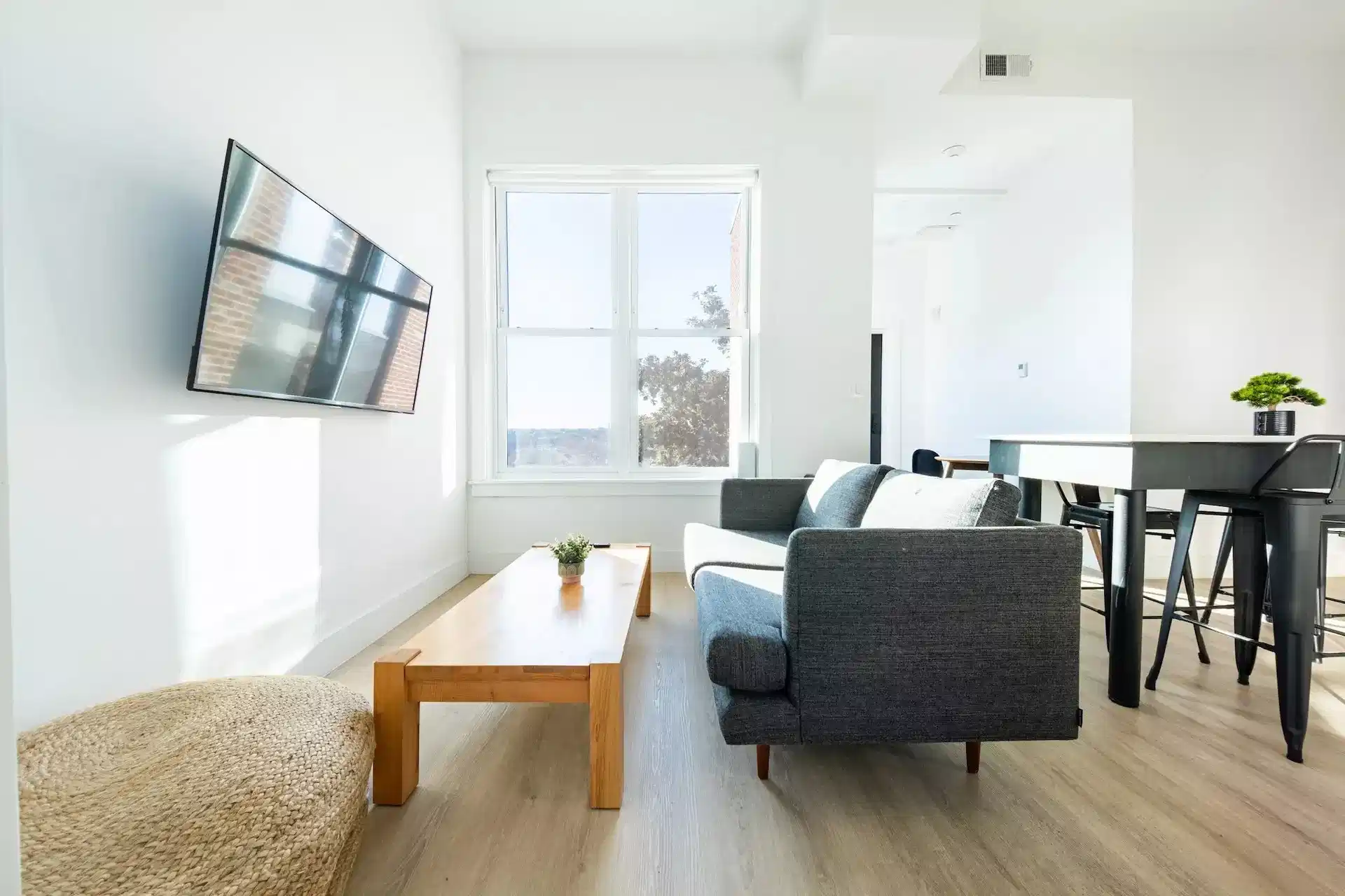 ?w=400&h=260&fit=crop&q=40&auto=format&trim=auto