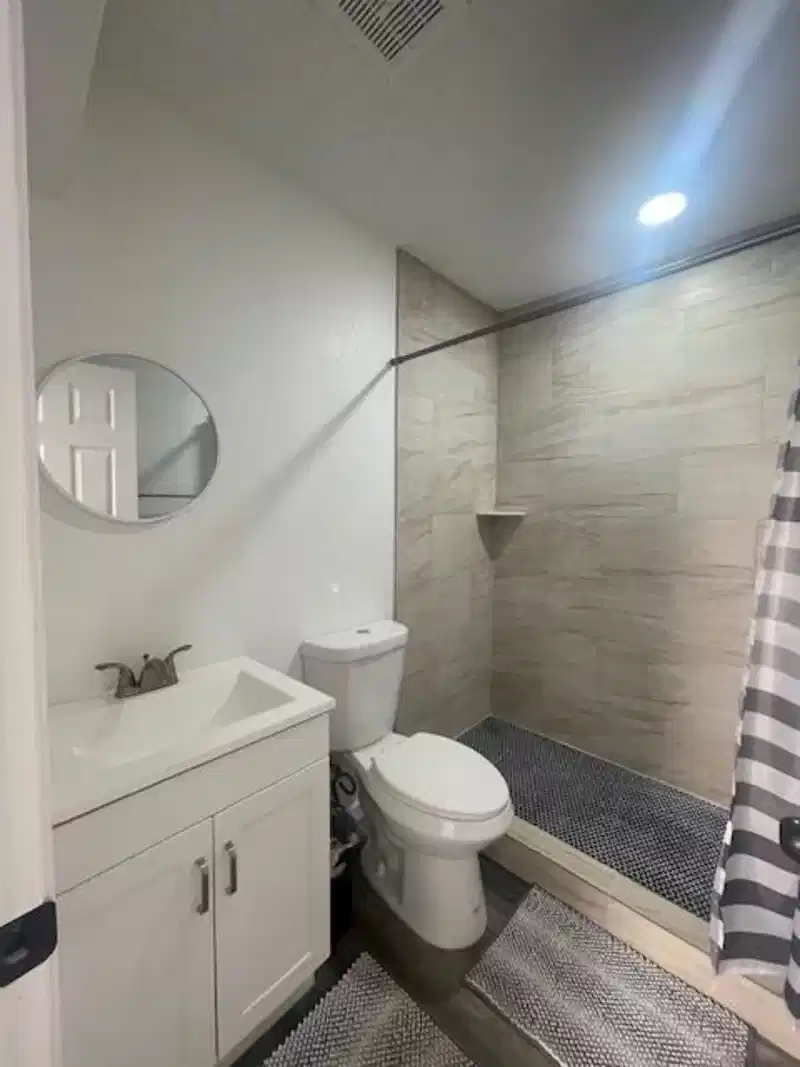 Exterior?w=400&h=260&fit=crop&q=40&auto=format&trim=auto