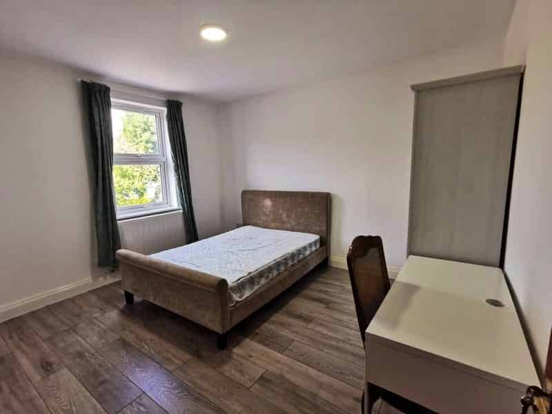 47 Stanger Road, London - London, England, United Kingdom - 6 Bedroom 5 Bathroom Apartment - Bedroom