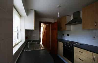 Kitchen?w=400&h=260&fit=crop&q=40&auto=format&trim=auto