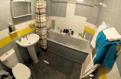 132 Holland Road, London - London, England, United Kingdom - 3 Bed Apartment - Bathroom