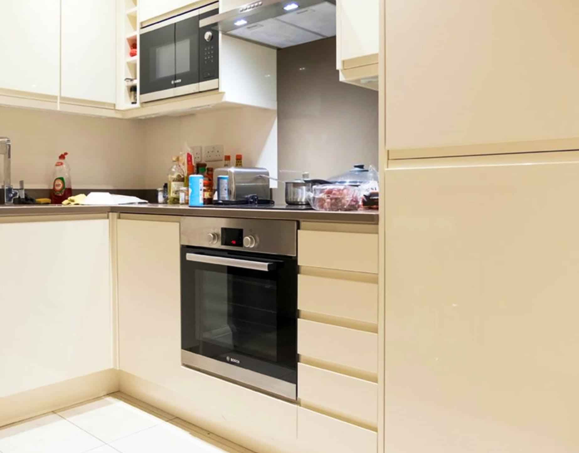 3 Bed Apartment - Kitchen?w=400&h=260&fit=crop&q=40&auto=format&trim=auto