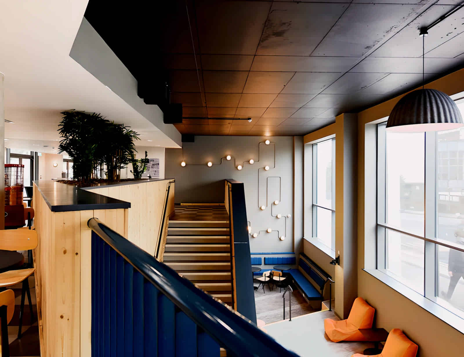 Amenities?w=400&h=260&fit=crop&q=40&auto=format&trim=auto