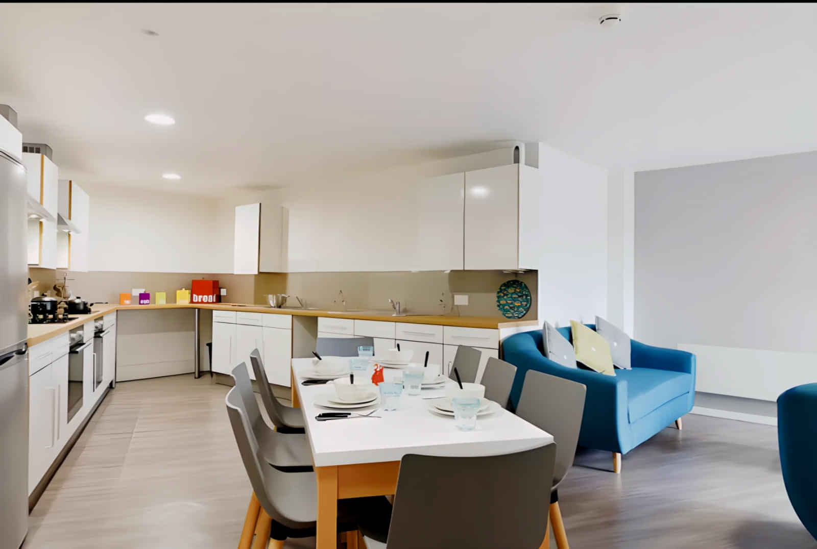 Amenities?w=400&h=260&fit=crop&q=40&auto=format&trim=auto