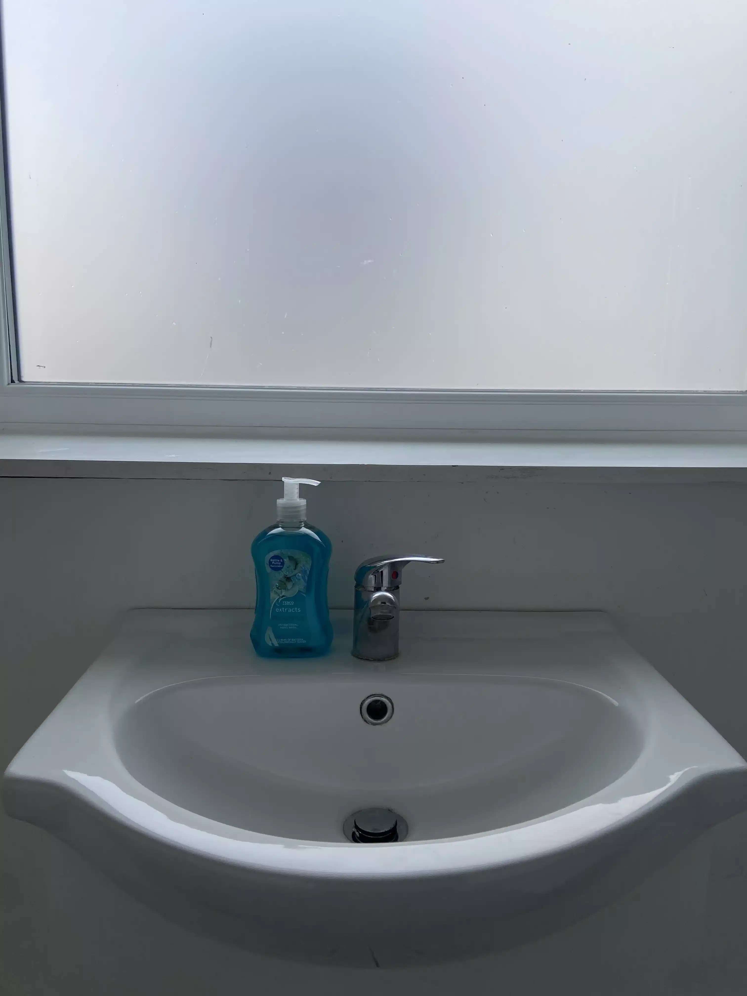 Kitchen?w=400&h=260&fit=crop&q=40&auto=format&trim=auto