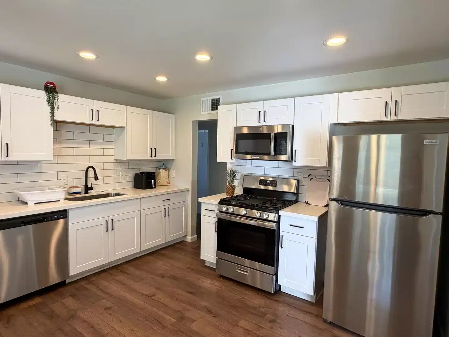 #28851: Room in 7 Bed 3 Bath - Bathroom?w=400&h=260&fit=crop&q=40&auto=format&trim=auto