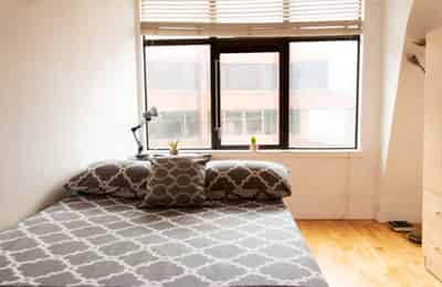 Amenities?w=400&h=260&fit=crop&q=40&auto=format&trim=auto