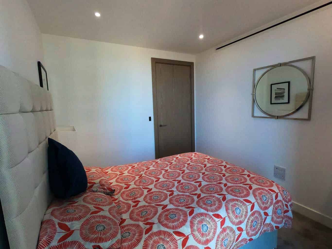 Kitchen?w=400&h=260&fit=crop&q=40&auto=format&trim=auto