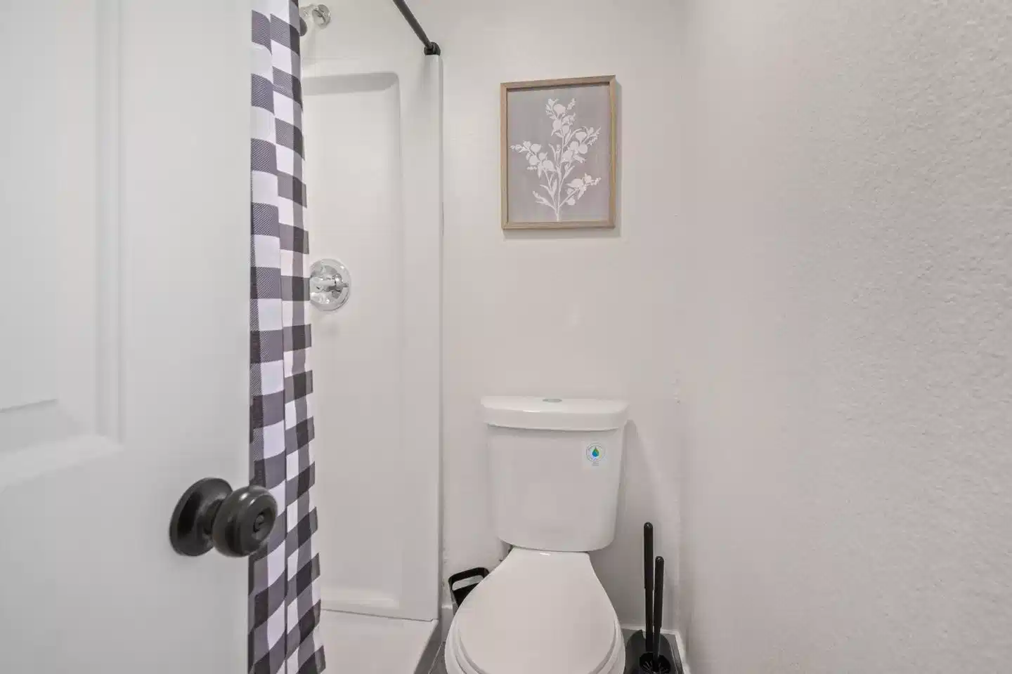 #24513 : Room in 10 Bed 3 Bath - Bedroom?w=400&h=260&fit=crop&q=40&auto=format&trim=auto