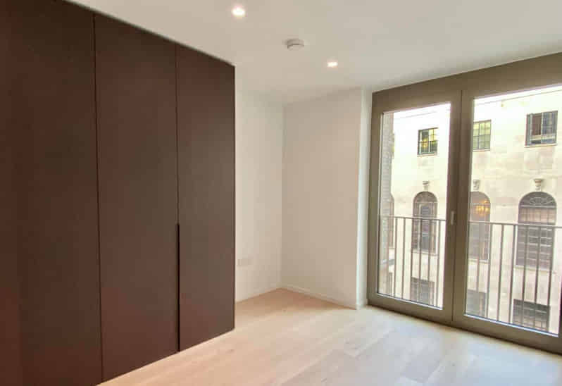 Common Area?w=400&h=260&fit=crop&q=40&auto=format&trim=auto