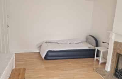 236 Becontree Ave, London - London, England, United Kingdom - Bedroom