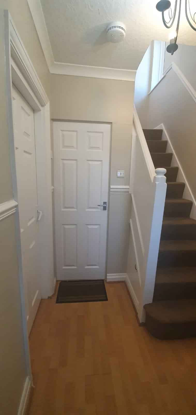 Bathroom?w=400&h=260&fit=crop&q=40&auto=format&trim=auto