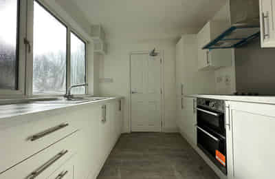 6 Bedroom Apartment - Bedroom?w=400&h=260&fit=crop&q=40&auto=format&trim=auto