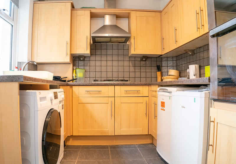 Newsham Road LA1, Lancaster - Lancaster, England, United Kingdom - 3 Bedroom 1 Bathroom Apartment - Kitchen