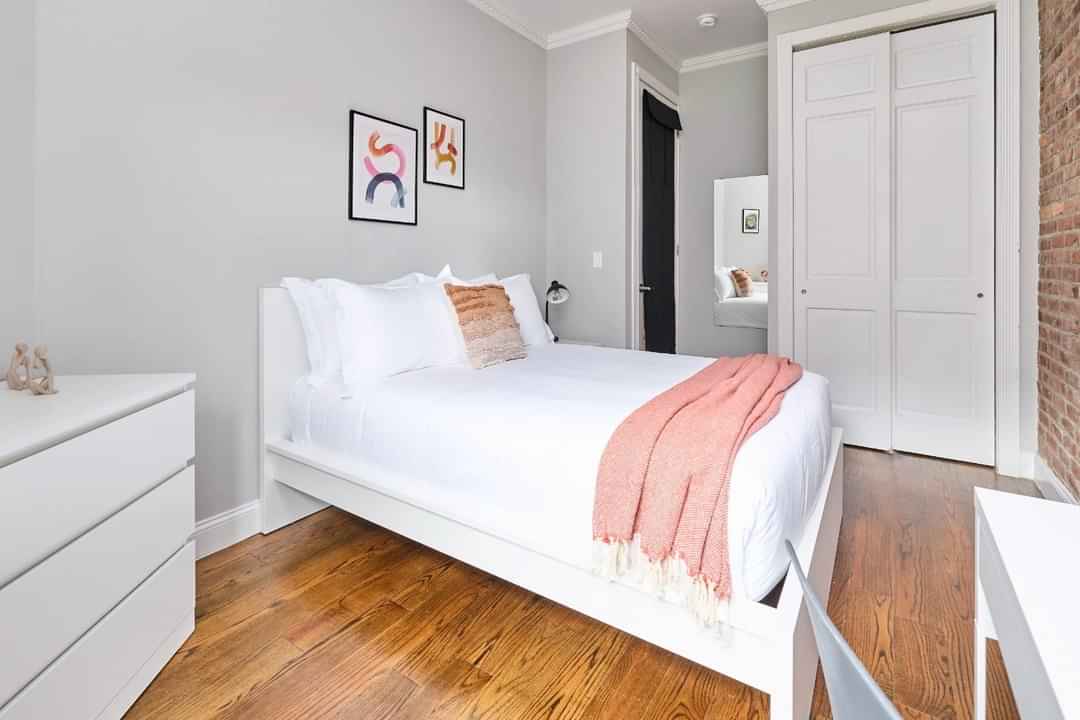 Amenities?w=400&h=260&fit=crop&q=40&auto=format&trim=auto