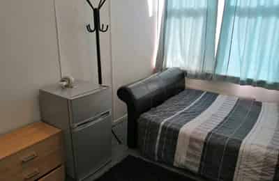 15 Collins Street, Bristol - Bristol, England, United Kingdom - Bedroom