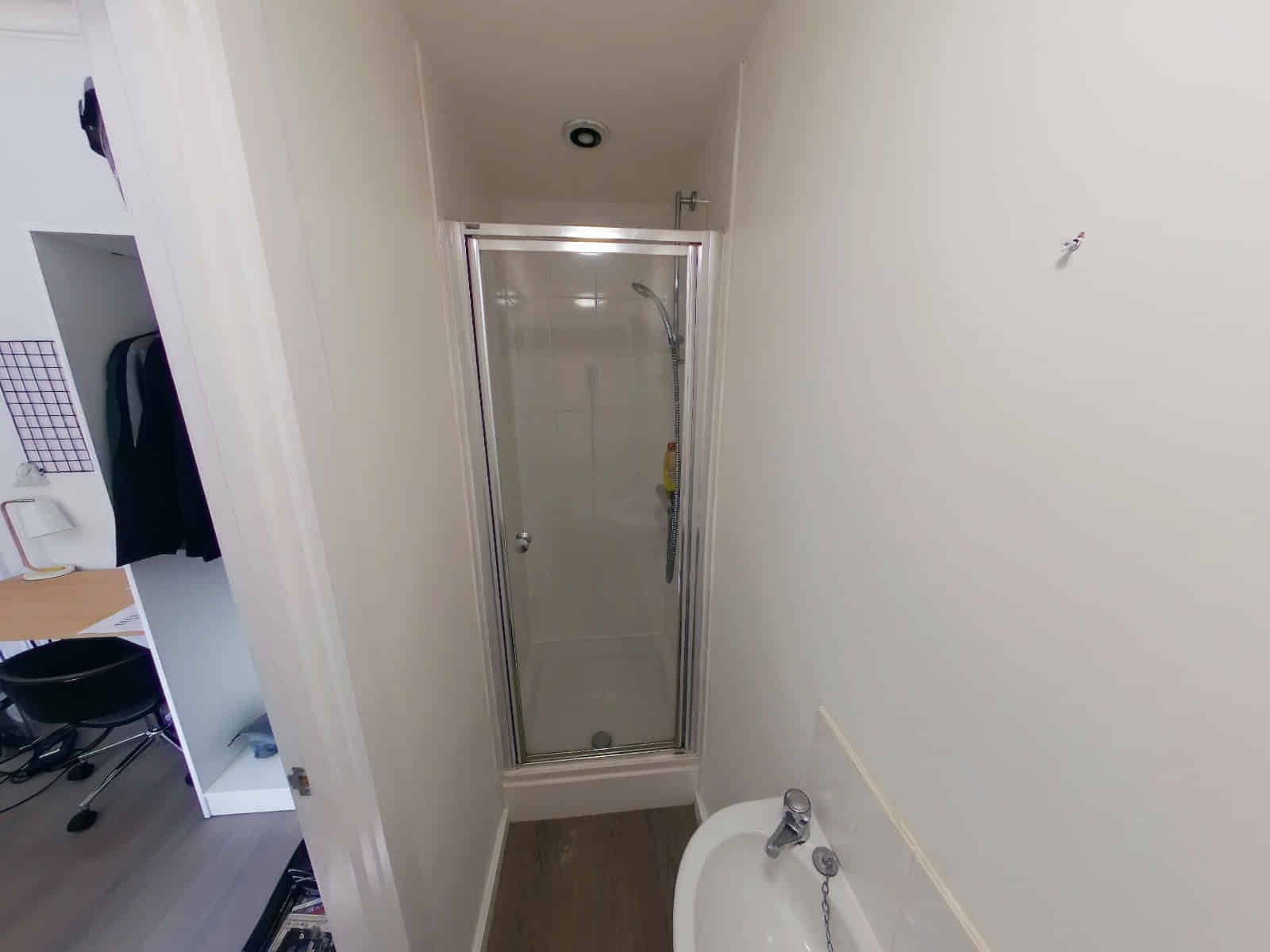 121 Tyler House Canwick Road, Lincoln - Lincoln, England, United Kingdom - Bathroom