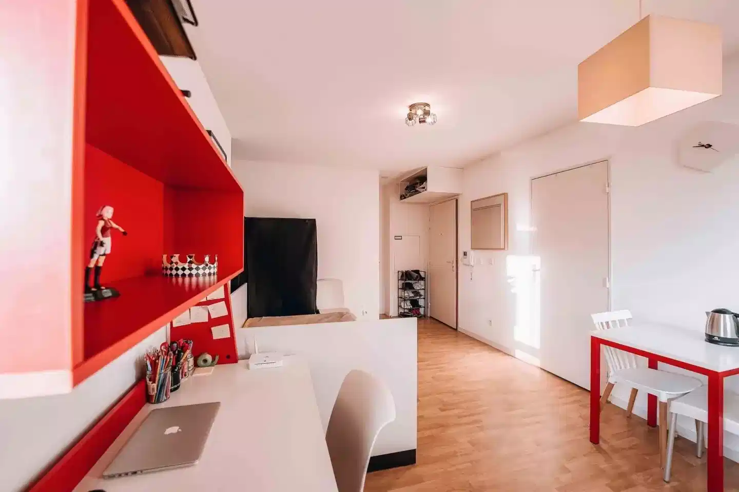 Common Area?w=400&h=260&fit=crop&q=40&auto=format&trim=auto