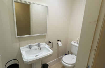 10 Ashlin Grove, Lincoln - Lincoln, England, United Kingdom - Bathroom