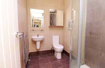 19 Studios at The Avenue, Lincoln - Lincoln, England, United Kingdom - 7 Bedroom 7 Bathroom Apartment - Bathroom