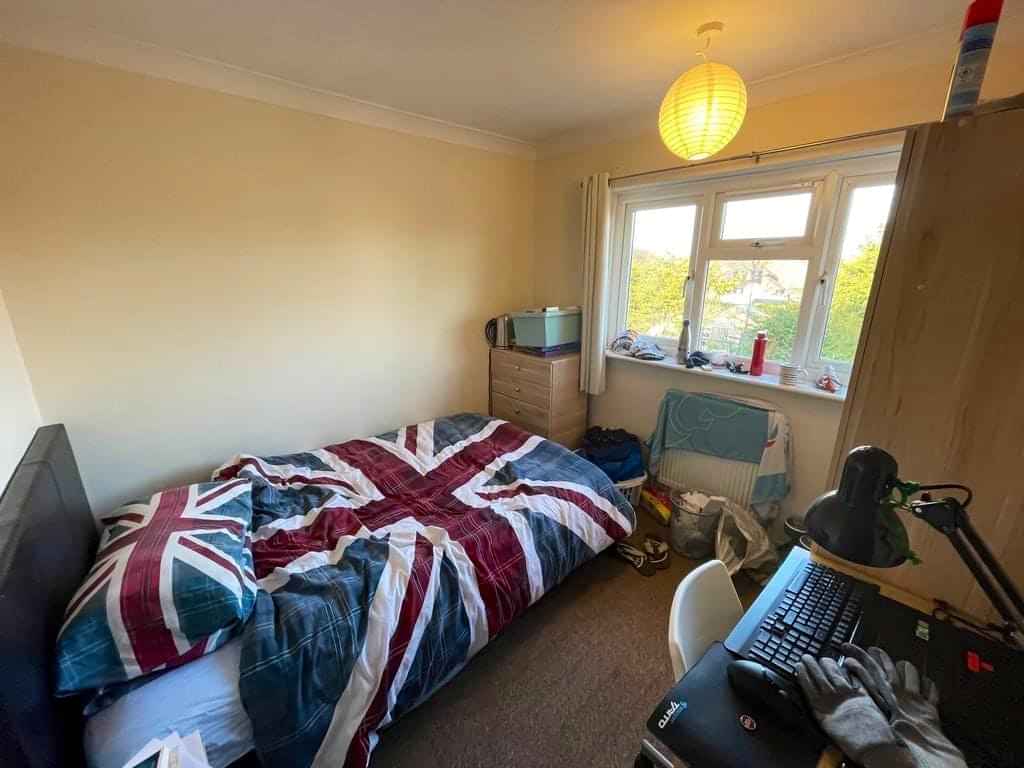 Kitchen?w=400&h=260&fit=crop&q=40&auto=format&trim=auto