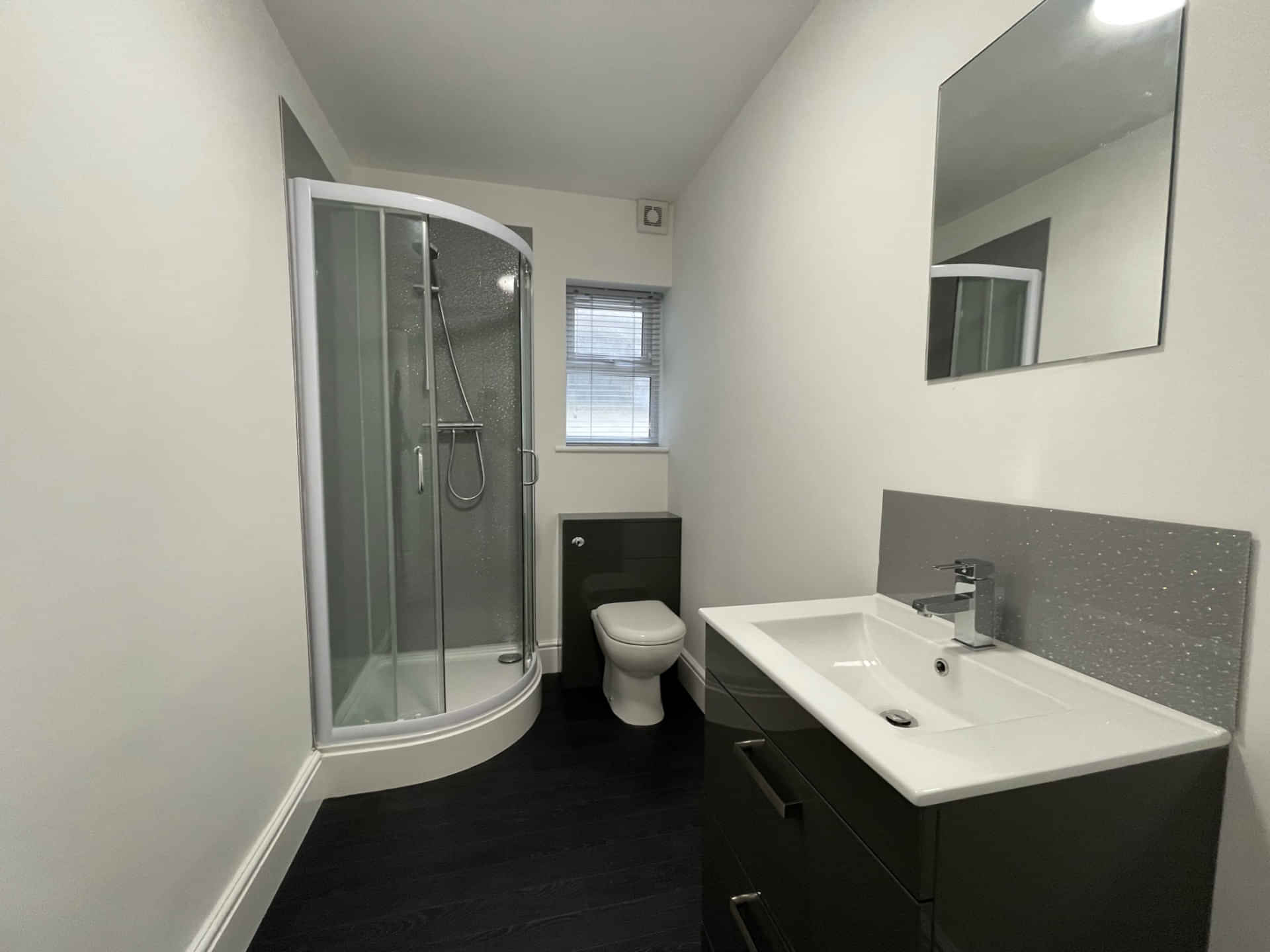 20 C Portland Street, Lincoln - Lincoln, England, United Kingdom - Bathroom