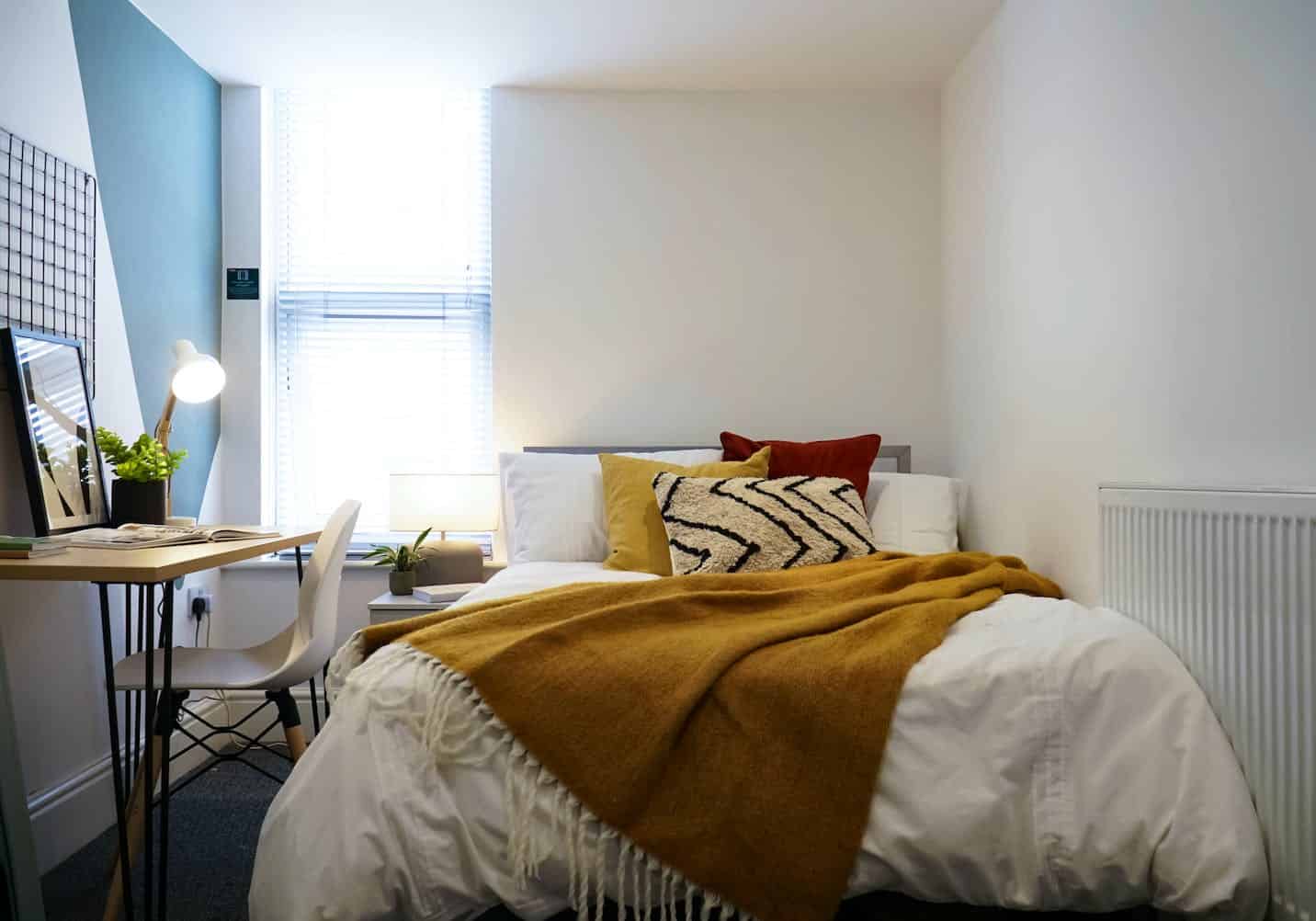 Amenities?w=400&h=260&fit=crop&q=40&auto=format&trim=auto