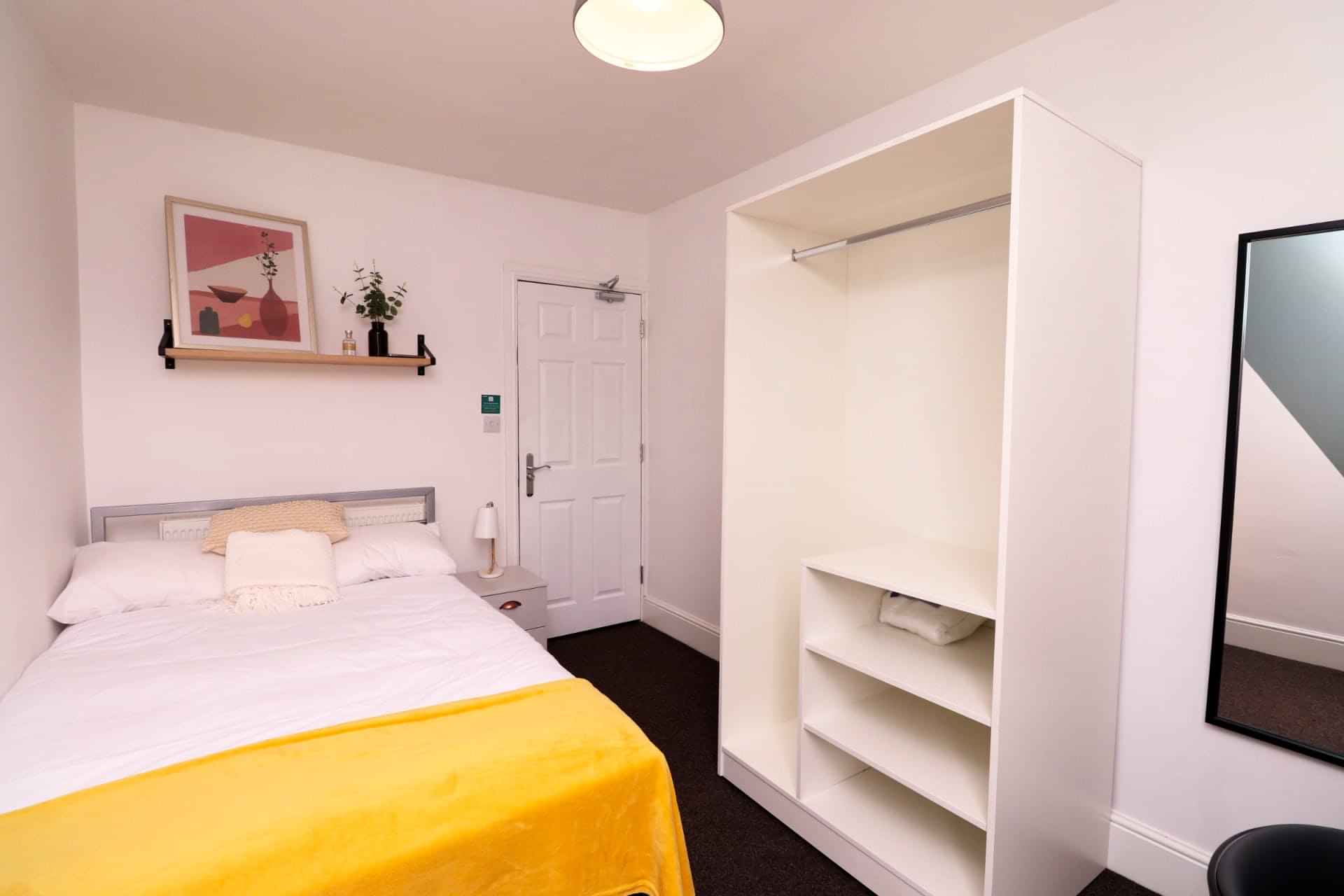 Bathroom?w=400&h=260&fit=crop&q=40&auto=format&trim=auto