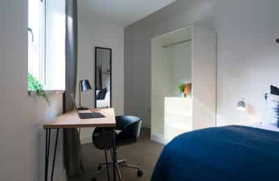 Amenities?w=400&h=260&fit=crop&q=40&auto=format&trim=auto