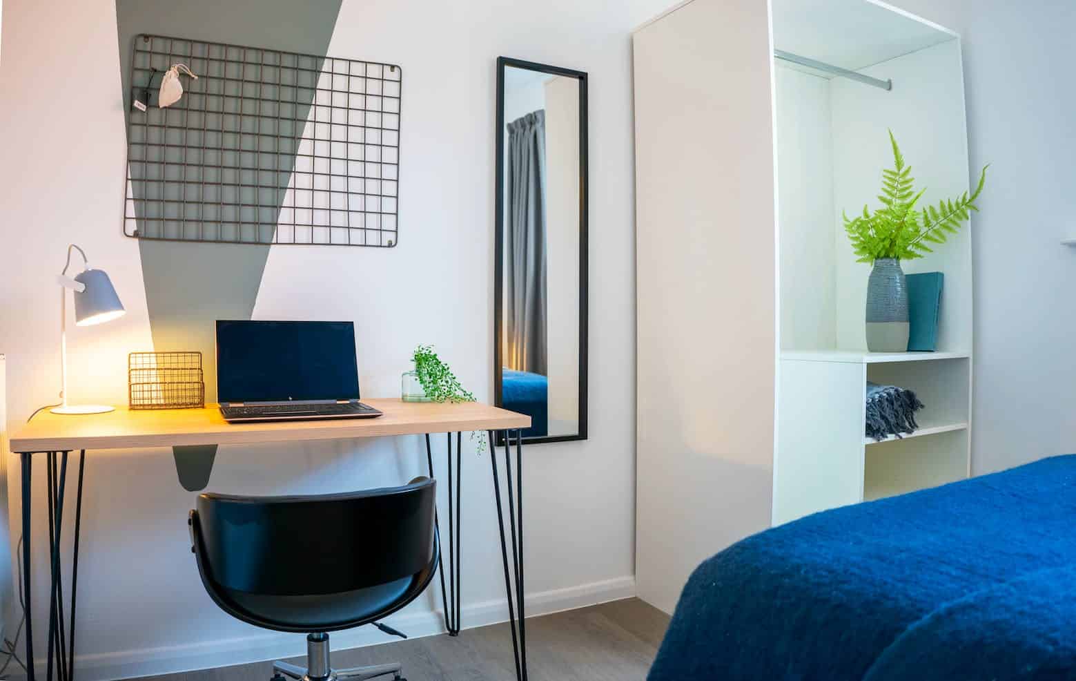 Amenities?w=400&h=260&fit=crop&q=40&auto=format&trim=auto