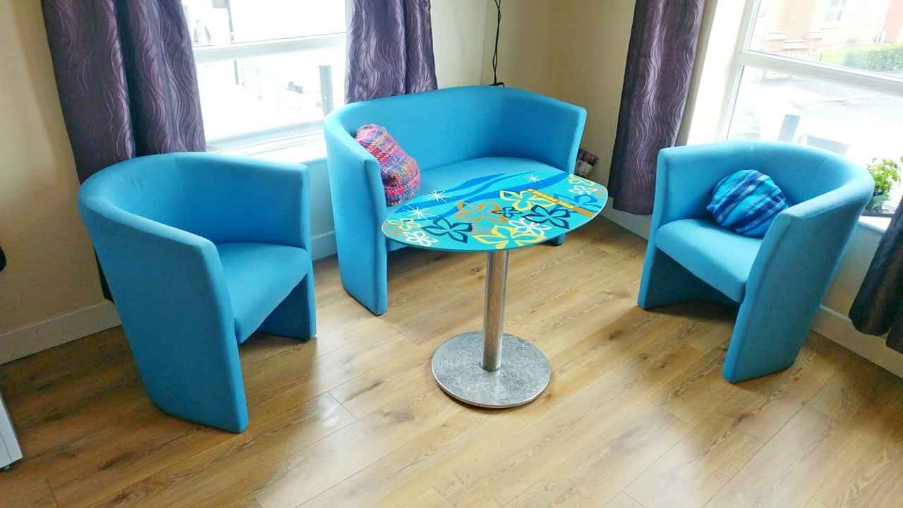 Exterior?w=400&h=260&fit=crop&q=40&auto=format&trim=auto