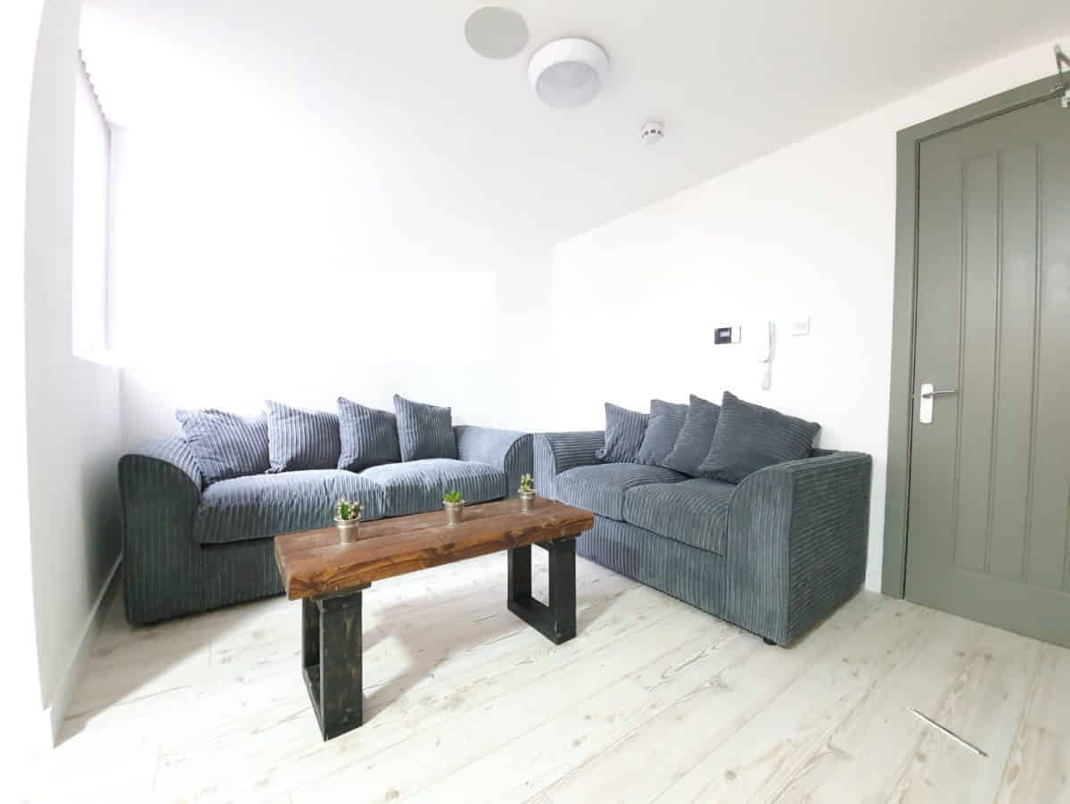 Kitchen?w=400&h=260&fit=crop&q=40&auto=format&trim=auto