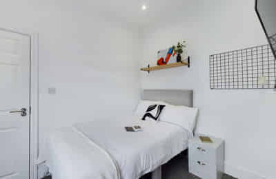 107 Hall Lane, Liverpool - Liverpool, England, United Kingdom - Bedroom