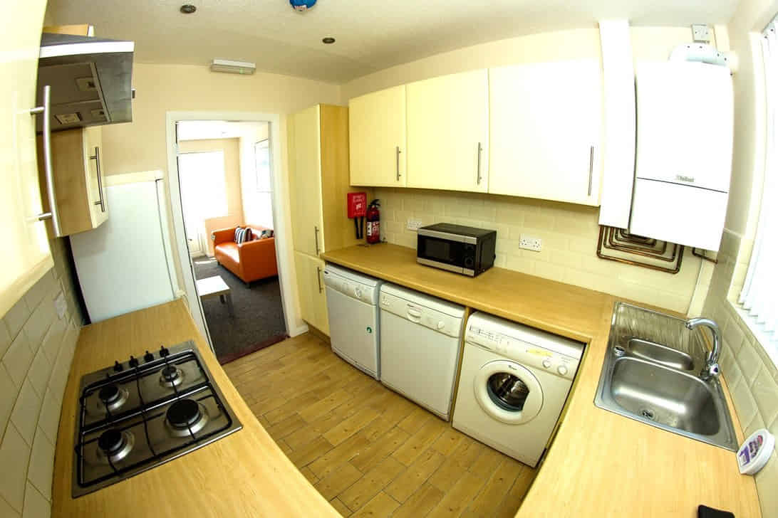 145 Minster Court, Liverpool - Liverpool, England, United Kingdom - Kitchen