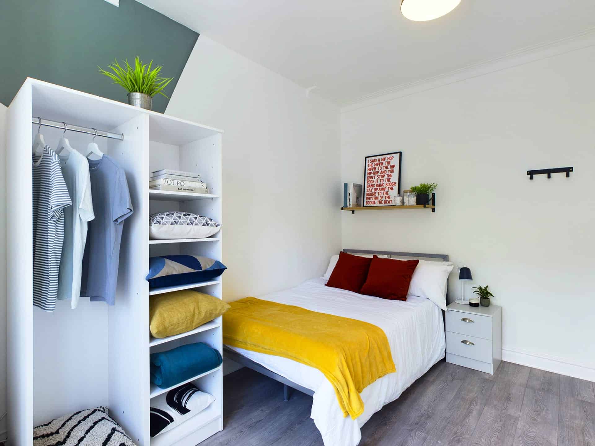 Kitchen?w=400&h=260&fit=crop&q=40&auto=format&trim=auto