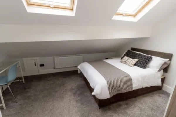 Common Area?w=400&h=260&fit=crop&q=40&auto=format&trim=auto