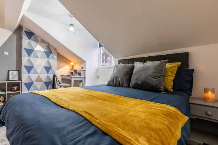 Common Area?w=400&h=260&fit=crop&q=40&auto=format&trim=auto