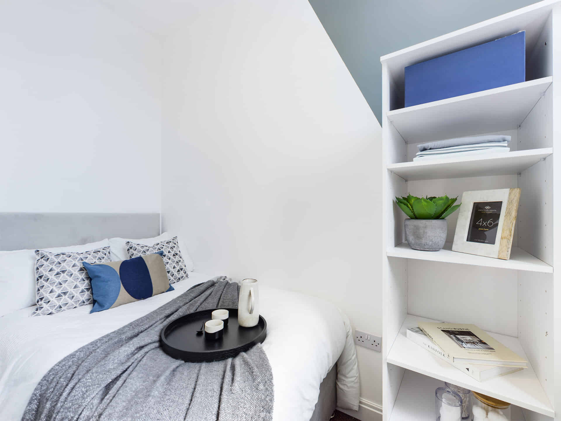 Kitchen?w=400&h=260&fit=crop&q=40&auto=format&trim=auto