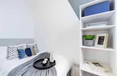 Kitchen?w=400&h=260&fit=crop&q=40&auto=format&trim=auto