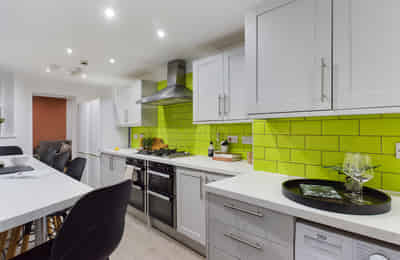 213 Smithdown Road, Liverpool - Liverpool, England, United Kingdom - Kitchen