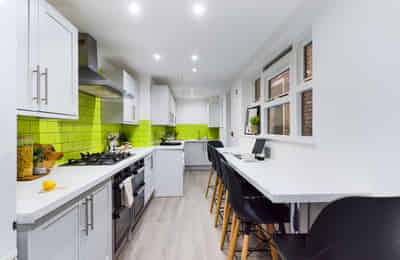 213 Smithdown Road, Liverpool - Liverpool, England, United Kingdom - Kitchen