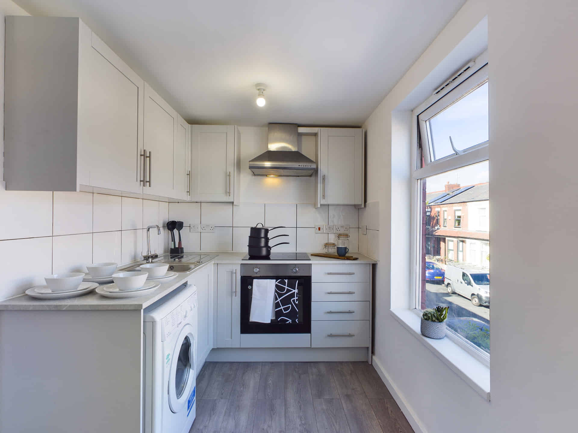 Bedroom?w=400&h=260&fit=crop&q=40&auto=format&trim=auto