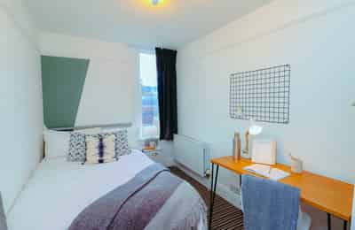75A West Parade, Lincoln - Lincoln, England, United Kingdom - 6 Bedroom 2 Bathroom Apartment - Bedroom