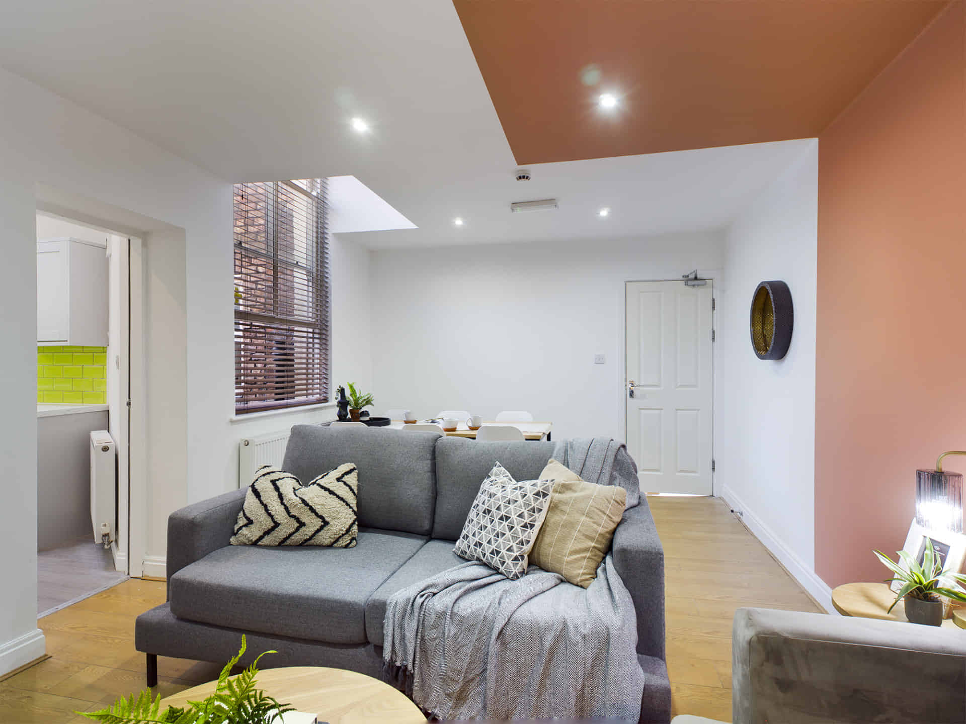 Amenities?w=400&h=260&fit=crop&q=40&auto=format&trim=auto