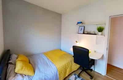 Bedroom?w=400&h=260&fit=crop&q=40&auto=format&trim=auto